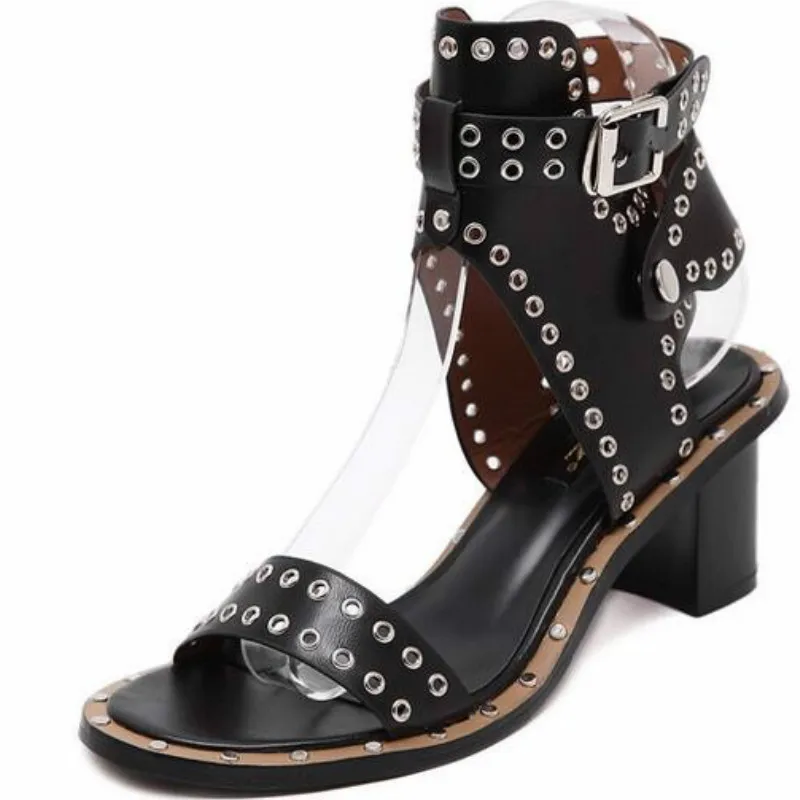 

New Summer Style Woman Fashion Ankle Strap Rome Medium Heel Shoes Rivets Square Sandals Women Shoes Fashion Women Shoes F3-56