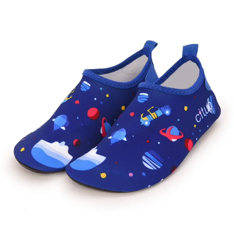 Детская водонепроницаемая обувь; обувь для плавания с рисунком; быстросохнущая детская пляжная обувь; детские летние Тапочки - Цвет: space dream
