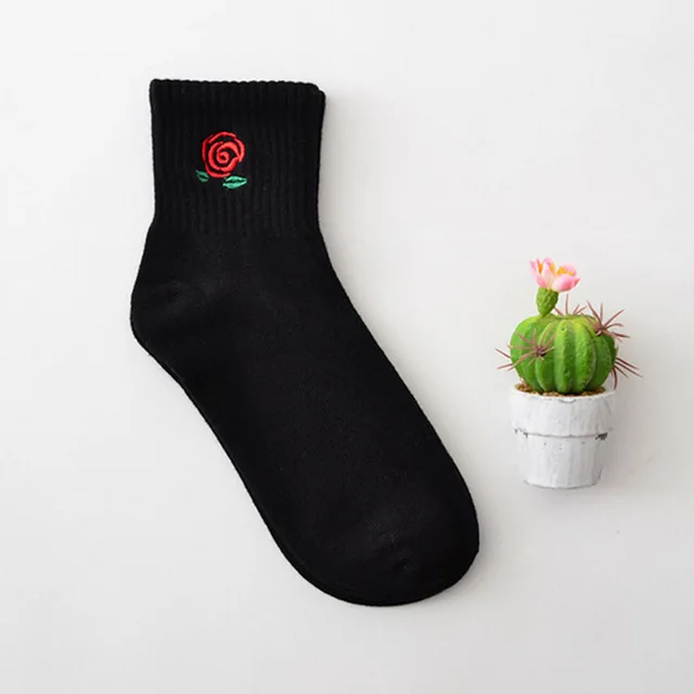 Корейские короткие носки в стиле Харадзюку с забавными героями мультфильмов; Цвет черный, белый; Новинка; женские хлопковые носки с вышивкой в виде молочной коробки, бороды, розы, сердца - Цвет: 11
