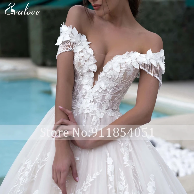 EVALOVE New Romantic Sweetheart Neck Lace Up Ball Gown Wedding Dress Gorgeous Appliques Beading Customized Princess Bridal Gown plus size wedding dresses