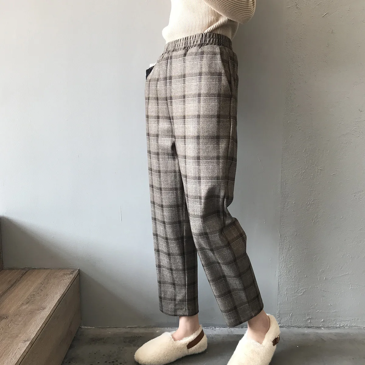 Casual pants women's autumn and winter new Korean version LOOSE WOOL PLAID Harun pants high waist 9-point pants