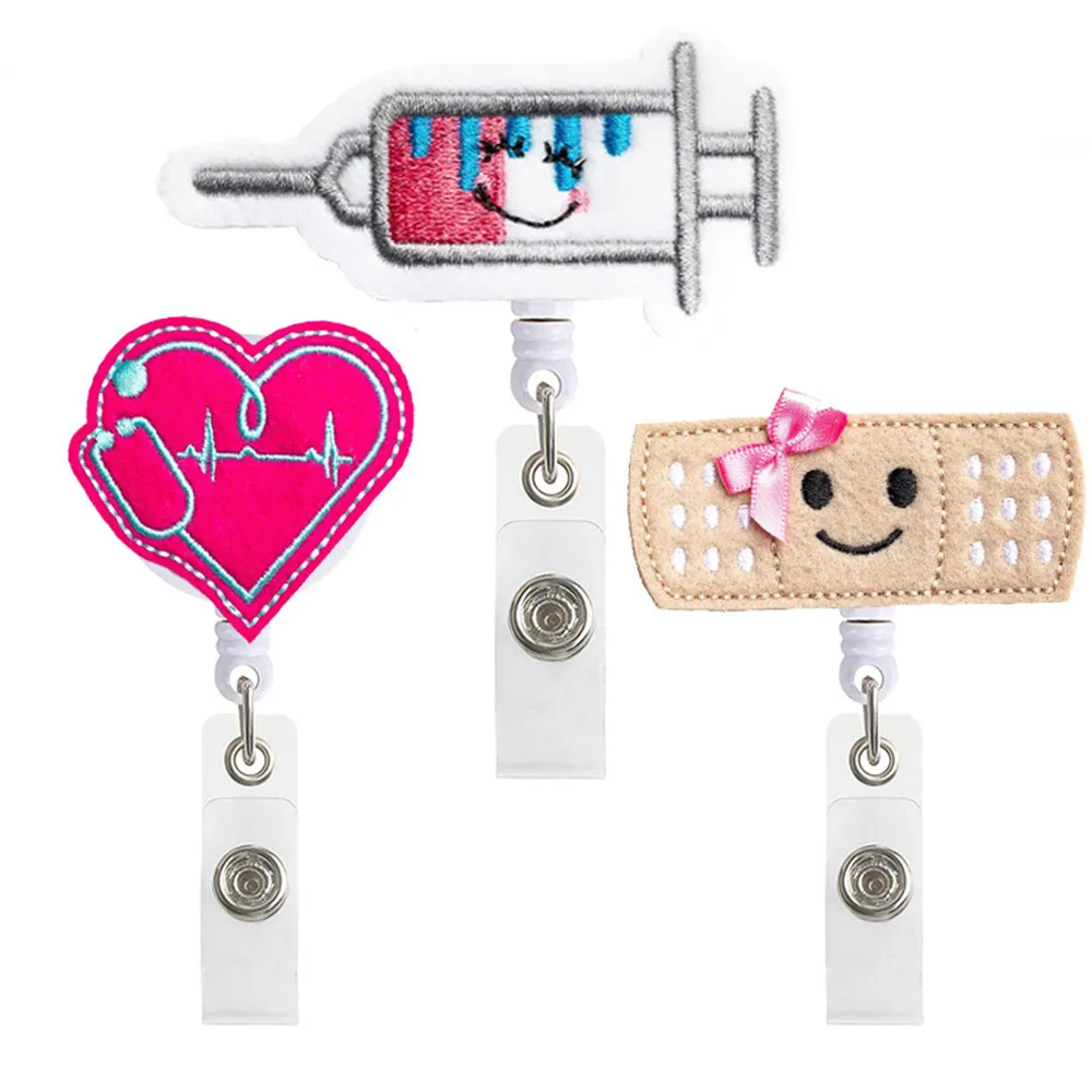 Carrete retráctil para insignia de enfermera, soporte para insignia de Tarjeta De Nombre, tarjetero bonito, etiqueta con corazón de amor, tarjeta de identificación, Clip, 3 patrones