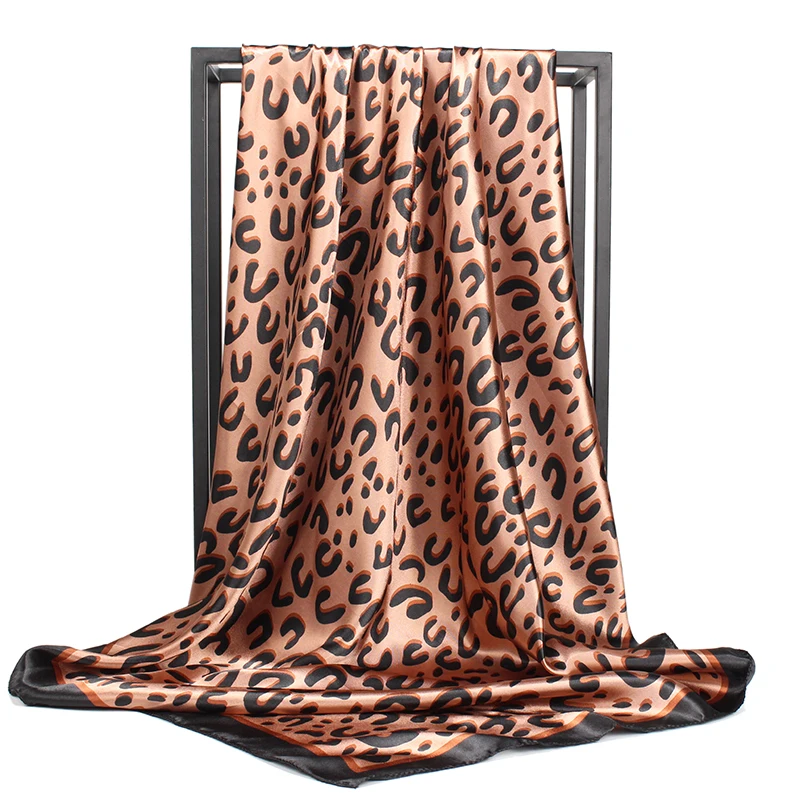 Шелковый шарф бандана Модный женский напечатанный головной шарф Леопардовый принт с цепью узор квадратные шарфы большого размера обертывание 90*90 см платок