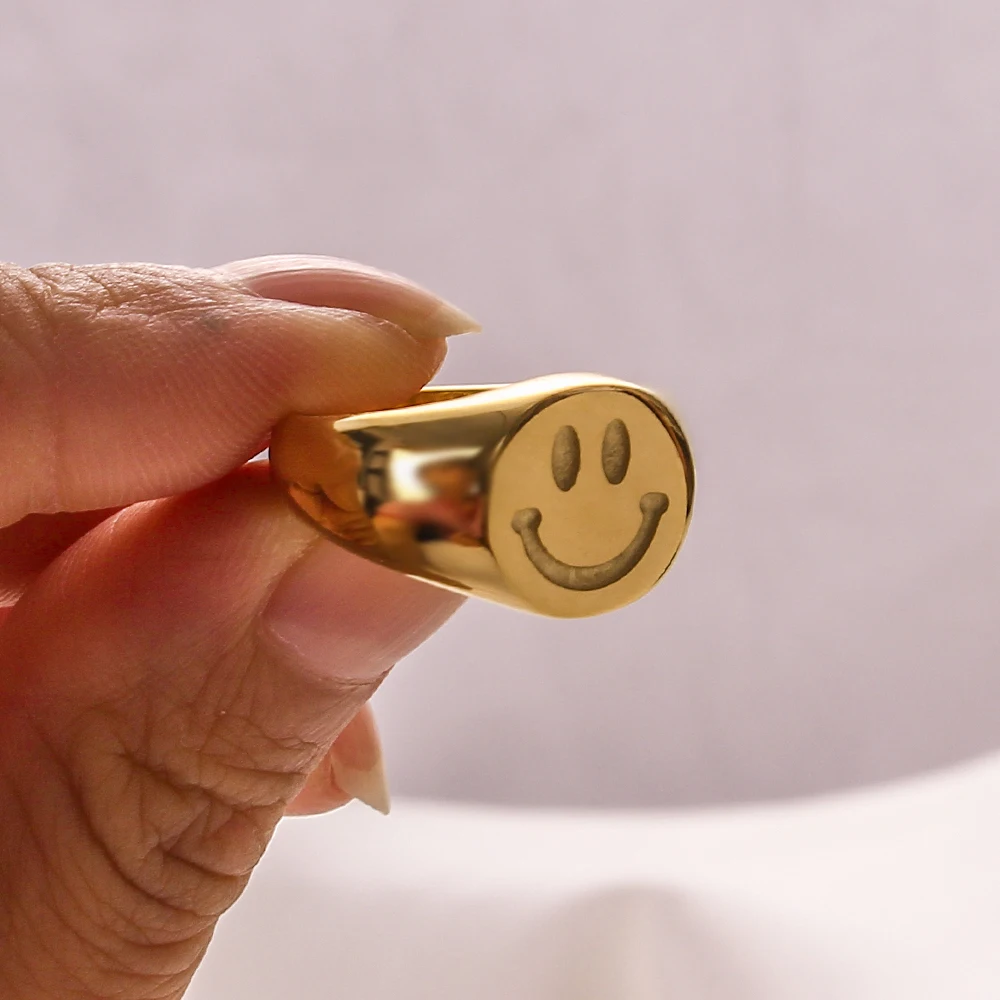 Anillo de acero inoxidable chapado en oro de 18K con cara sonriente para mujer, sortija con sonrisa de oro positiva, 18K, nueva moda - Imagen 2