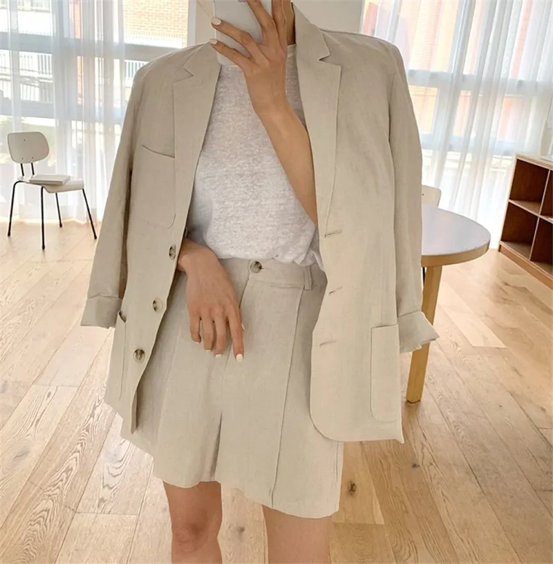 short linen blazer