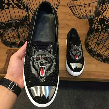 

Chic Loafers Men Autumn Leather Shoes Men Flats Rhinestone Mocassin Homme Embroidery Sapato Masculino Street Zapatos De Hombre