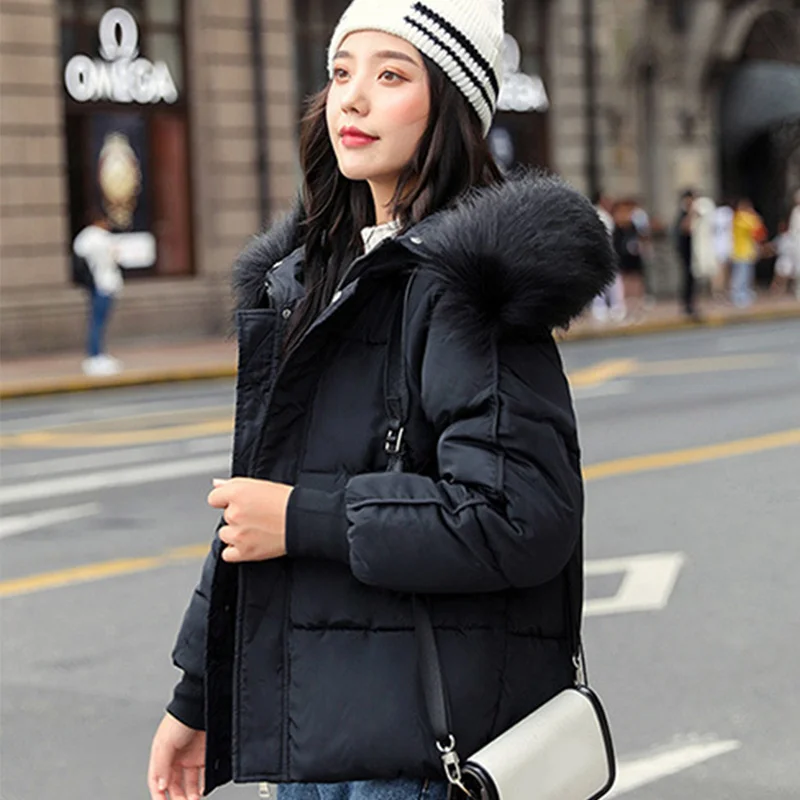 Tanie 2019 zima parki z kapturem kobiety duże sztuczne futro puchowa kurtka bawełniana płaszcz panie ciepłe luźna, bawełniana ocieplane płaszcze kobiet krótki płaszcz