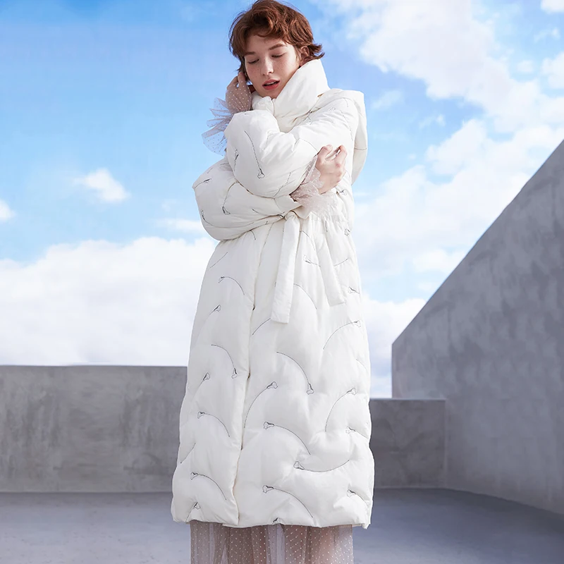 

oversize New 2019 winter jacket women white Goose down jackets Silk Soft Lily Embroidered Down parka womens Fashion outerwear overcoat brand