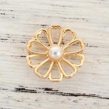 

DoreenBeads Zinc Based Alloy Connectors Flower Gold Color White Imitation Pearl DIY Fashion Jewelry Findings 17mm x 17mm, 2 PCs