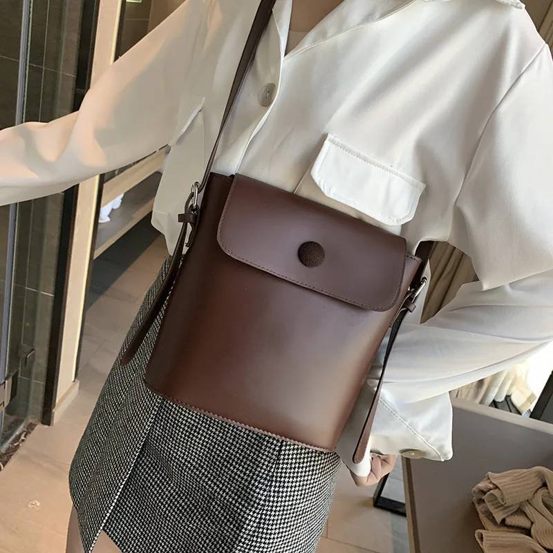 

2019 New Style Fashion Versatile Simple INS Fashion Autumn And Winter Shoulder Bucket Textured Online Celebrity Gogo Black Bag W