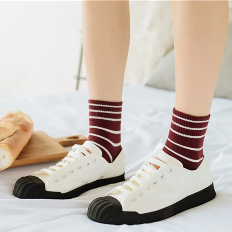 Милые хлопковые женские впитывающие влагу дышащие носки в консервативном стиле; сезон осень-зима; Новинка; носки в полоску; Лидер продаж