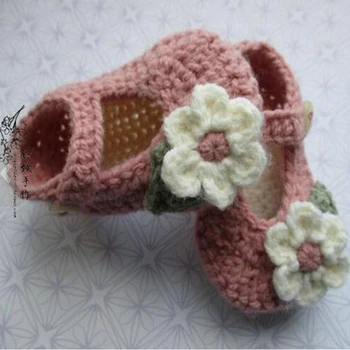 

\ Handmade woven shoes pink hand hook flower female baby wool shoes knitted baby shoes spring and autumn soft bottom shoes toddl