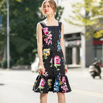 

Xiaomoli Temperament printing lace lace suspender waist pack buttock fishtail dress square neck 2020 new summer women's wear