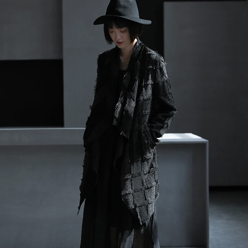 astounding  [EAM] Loose Fit Black Tassel Split Big Size Jacket New V-collar Long Sleeve Women Coat Fashion Tide