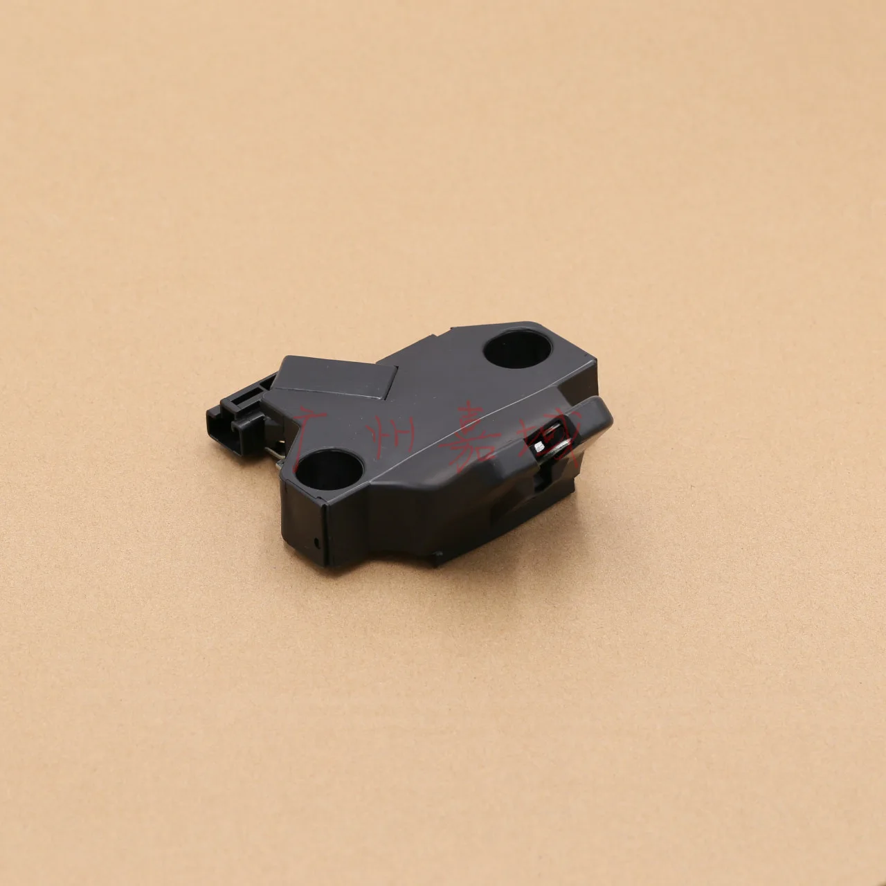 

Manufacturers Direct Selling Camry ACV40 Trunk Lock Block Luggage Lock Machine wei xiang suo 64600-06032
