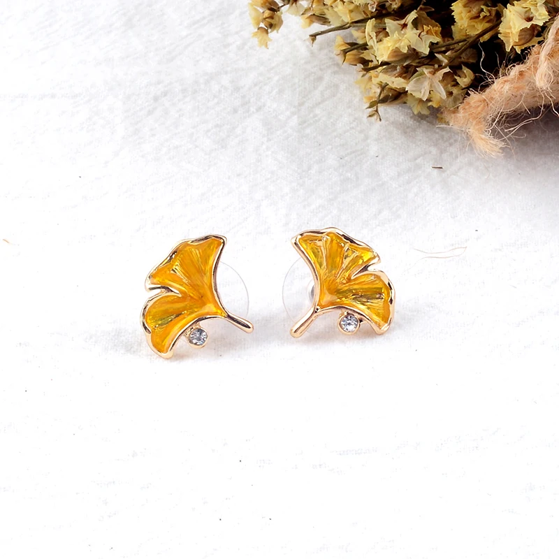 Серьги-гвоздики в виде листьев гинкго, эмалированные, на день матери, специальное предложение, изящные серьги-гвоздики для женщин, модные ювелирные изделия, Прямая поставка, лето