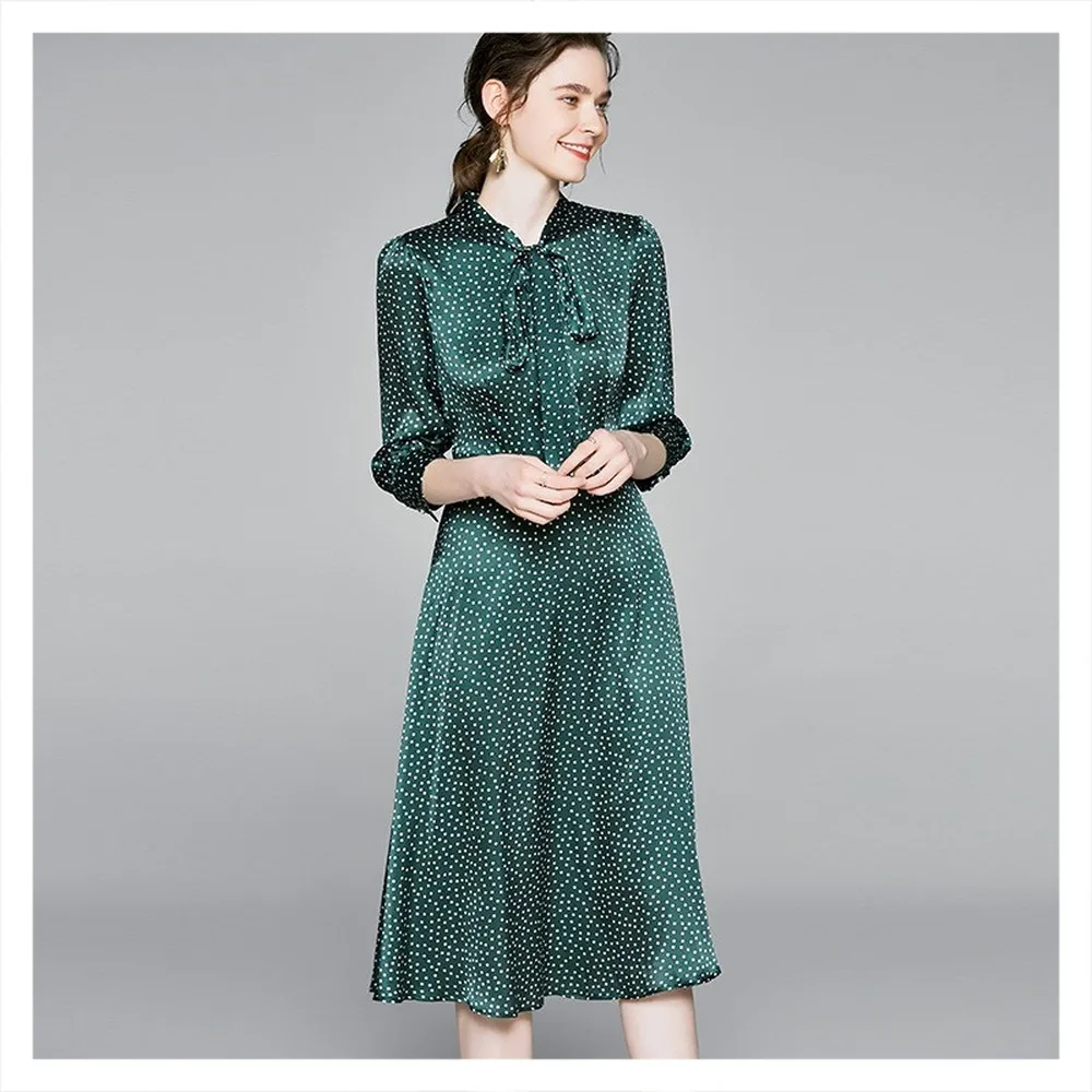 The new women's wave-print silk dress for summer