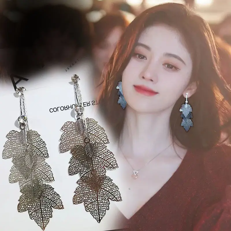 

Korean Maple Leaf Metal Sequins Long Temperament Multi-layer Leaves Personality Atmosphere Earrings Women's Fashion Simple