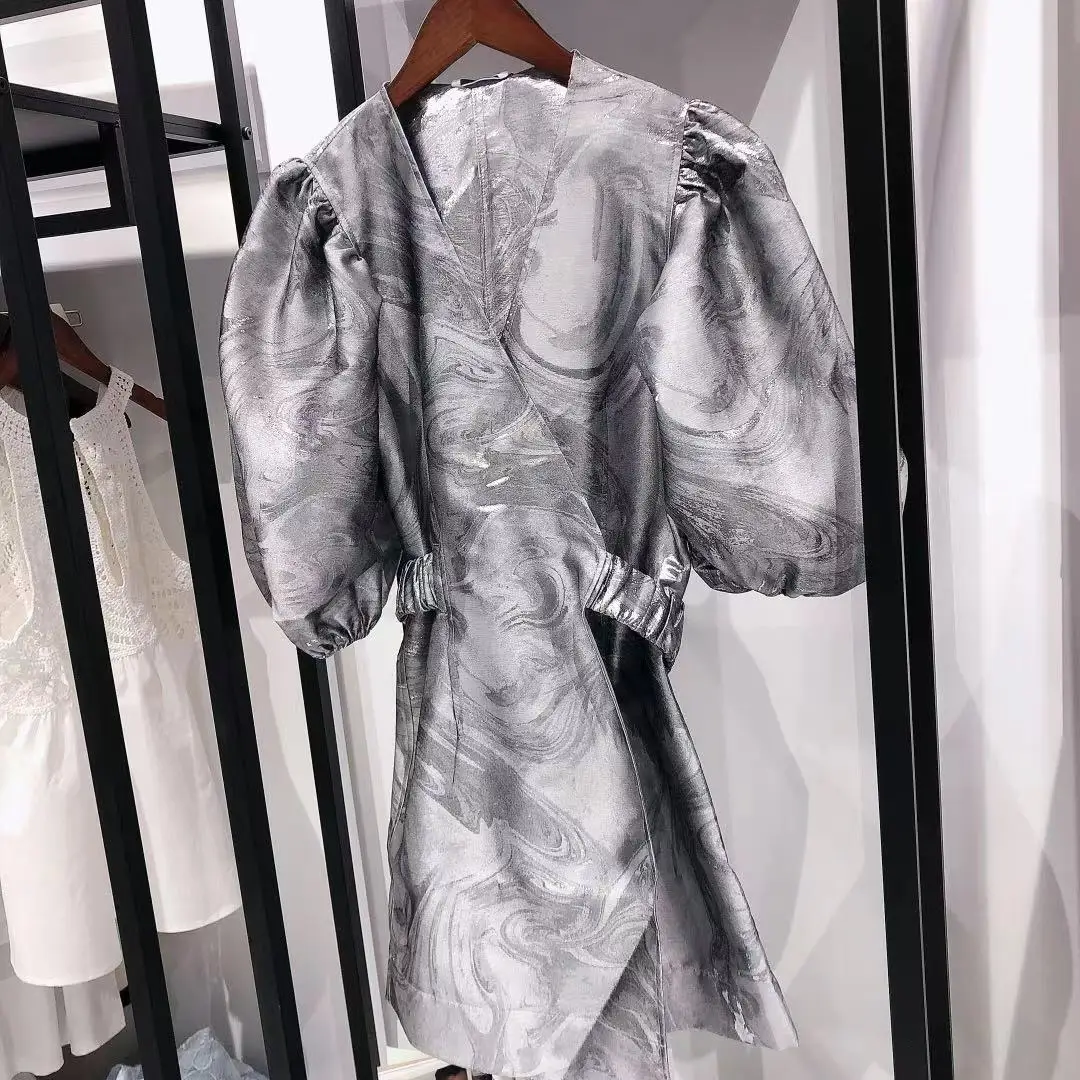 Женское мини-платье с запахом блестящее жаккардовое платье пышными рукавами и