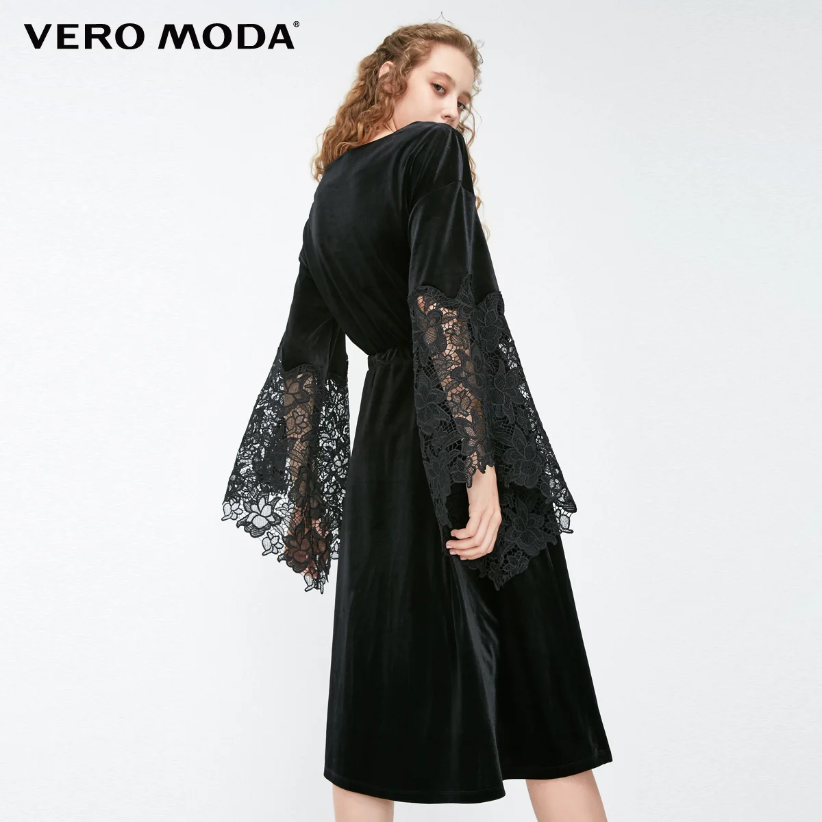 Vero Moda/осеннее бархатное платье с кружевными вязанными рукавами и оборками |