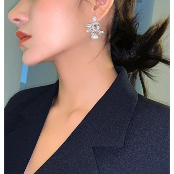 

Original design three-dimensional mosaic Super Fairy Butterfly Pearl Earrings Commuting temperament earrings women