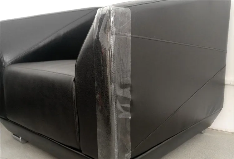 10567369778_1891774041