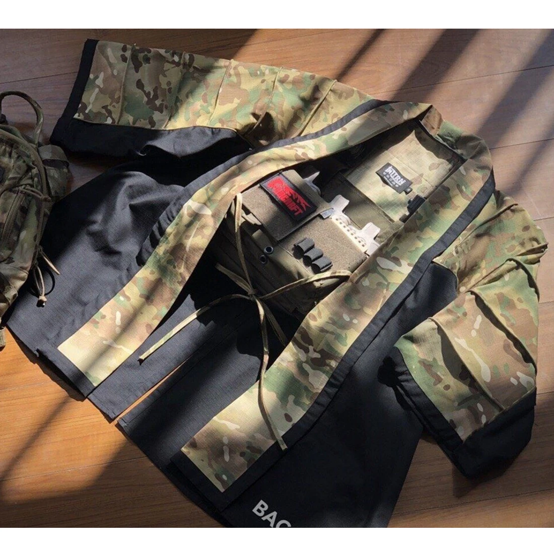 

BACRAFT Outdoor Tactical Coat Training Cloak Combat Haori Jacket - (MC + Black) M/L