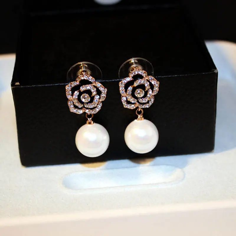 The Timeless Elegance of Pearls: Perfect Complements for Any Dress – Cate &  Chloe