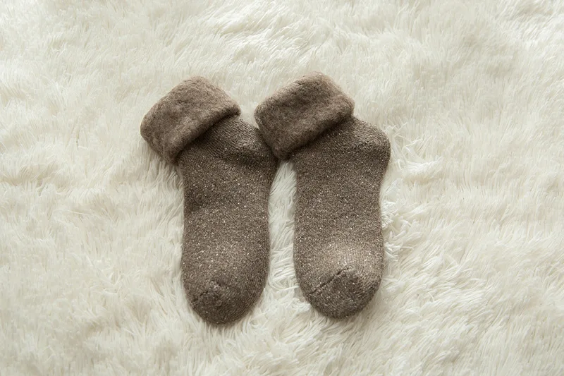 Winter Thick Warm and Velvet Point Yarn Wool Socks Snow Boots Towel Socks Floor Socks Women Japanese Kawaii Winter Socks - Цвет: 04