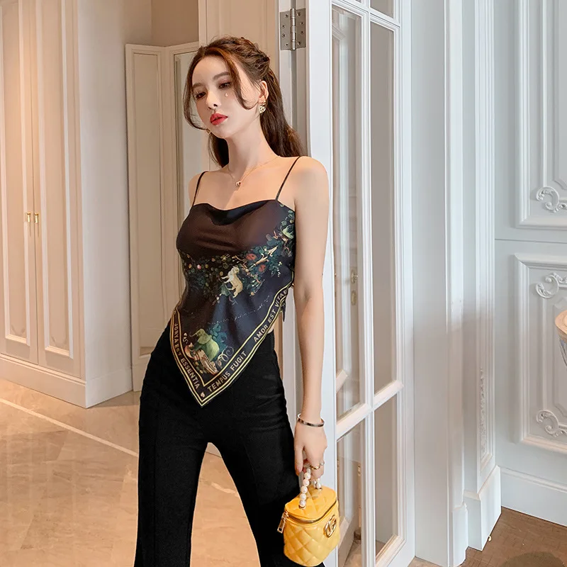 Рисунок 4 - Женский комплект из топа с открытыми