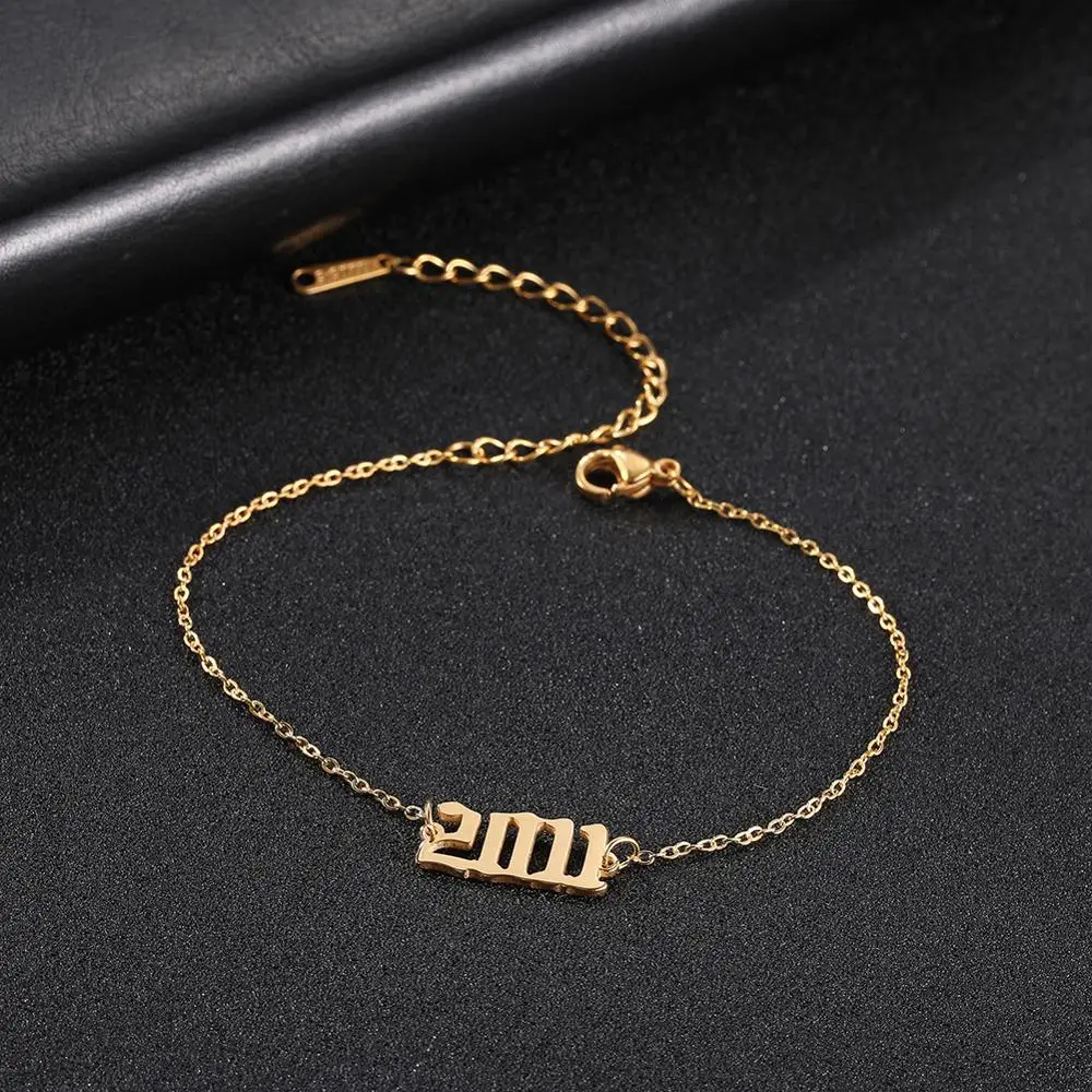 Браслет Cooltime с подвесками в виде цифр на английском языке золотой цвет подарок