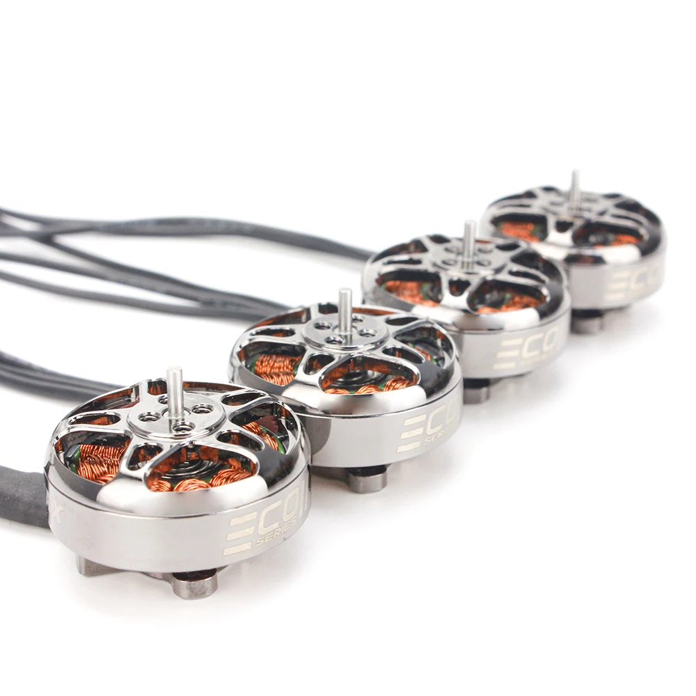 Moteurs brushless RC 2000KV pour bateau, avec hélice et câbles de puissance.