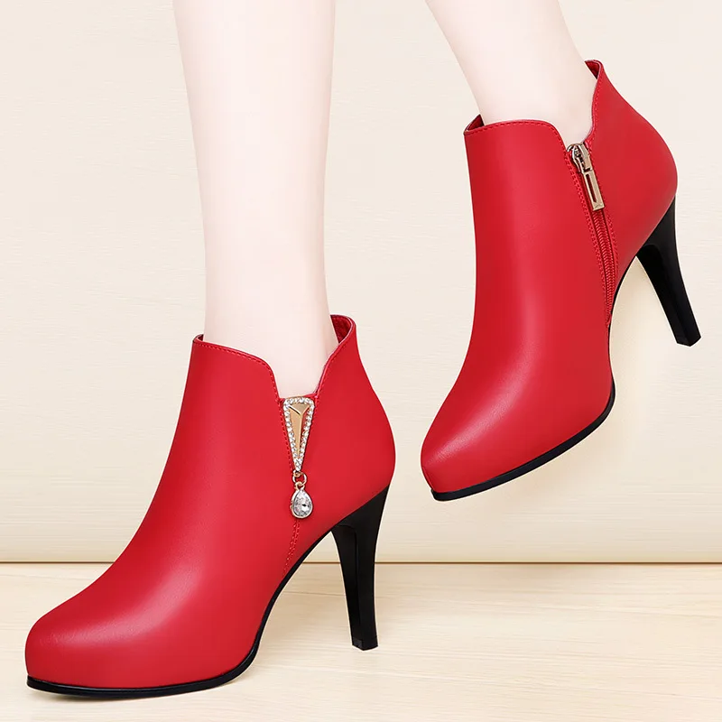 

Moolecole Autumn And Winter Europe And America Versatile Pointed-Toe Thin Heeled Man-made Diamond Martin Boots Comfortable Short