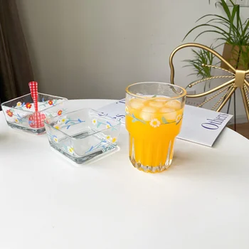 

4Pcs Cup Daisy Pattern Pastoral Style Retro Creative Beverage Cups Coffee Cup Glass Cup for Office Coffee Shop Home