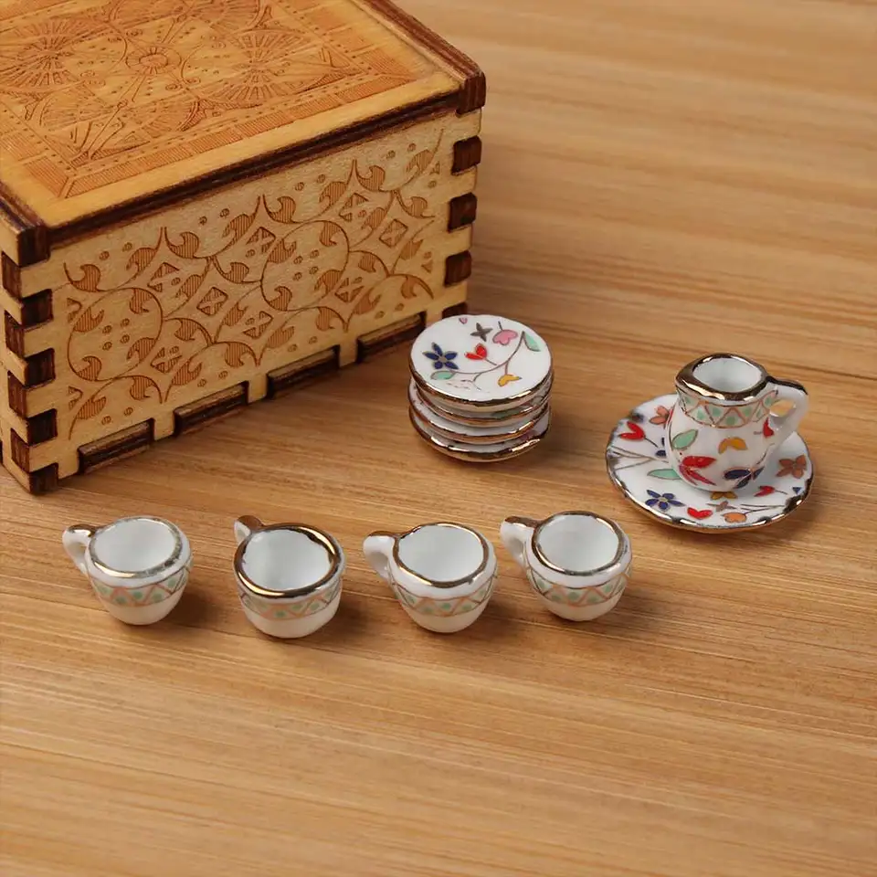 15個ミニセラミック茶セット1:12ミニチュア花柄のキッチン磁器セット