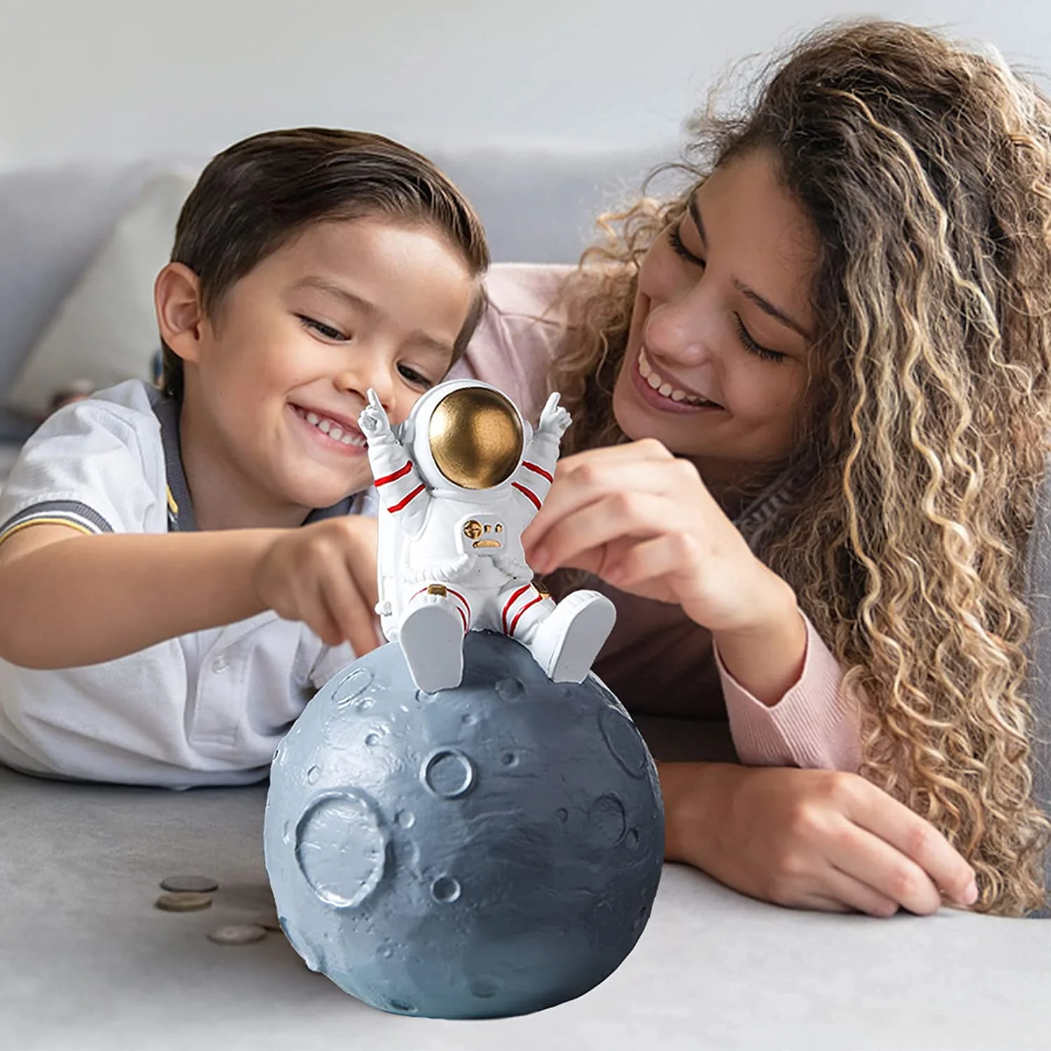 Piggy Bank Astronaut Toys with Planet Coin Bank Resin Money Jar Desk Home Decoration Spaceman Piggy Banks for Boys Girls Adults