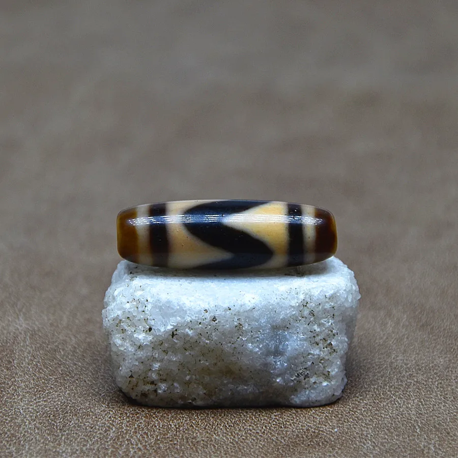 

Tibet Old Yellow Agate Dzi,11mm*34mm Agate Beads, Tiger tooth totem pattern,Men and Women Jewelry DIY Free shipping