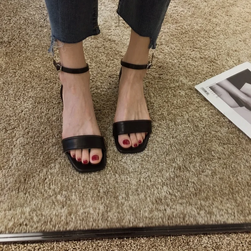 

Sandals female 2019 new summer Korean version of the summer word with Roman style with thick heels women