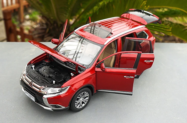 Оригинальный литья под давлением 2017 версия красный/белый 1:18 GAC Mitsubish Outlander