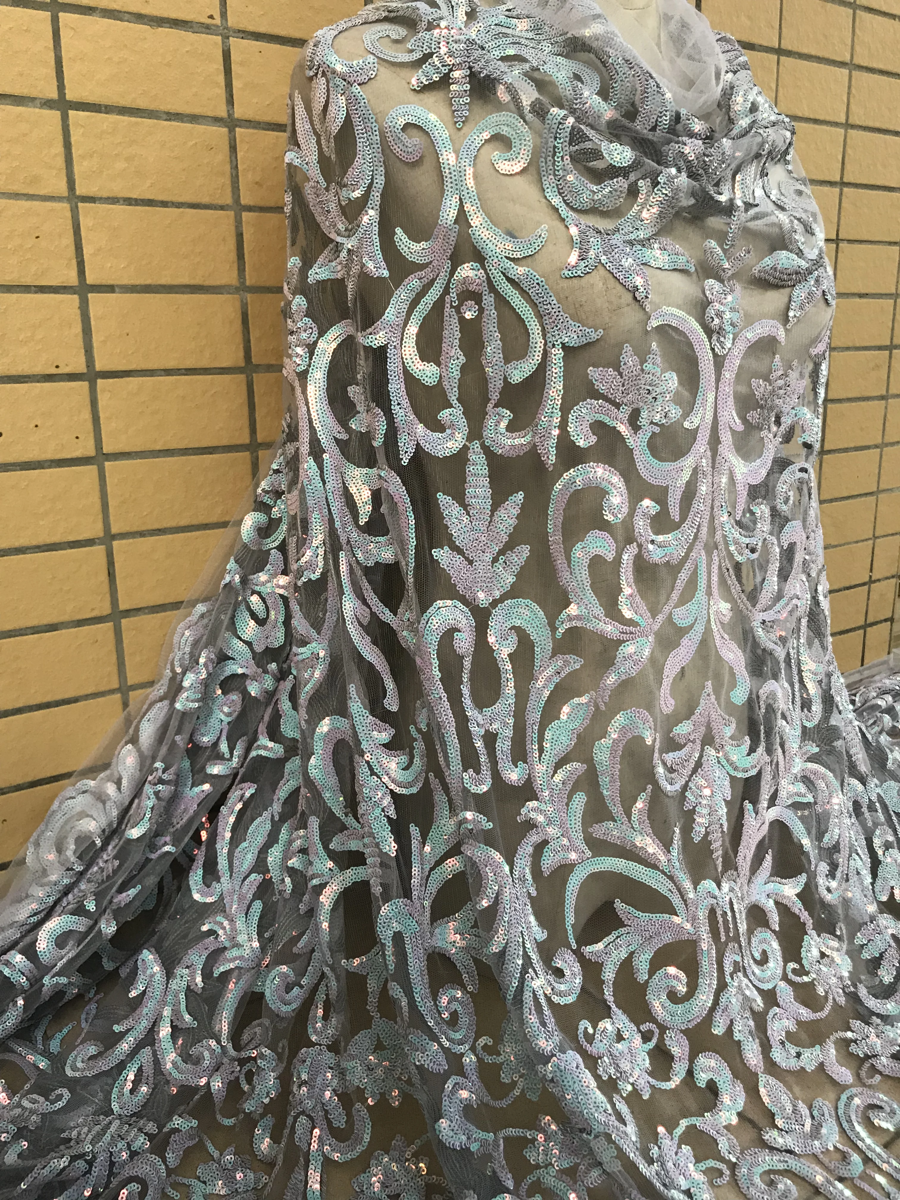 

Sequins Lace Fabric SYJ-32682 sequins Nigerian Laces Fabric High Quality French Tulle Lace Fabric For Women Dress