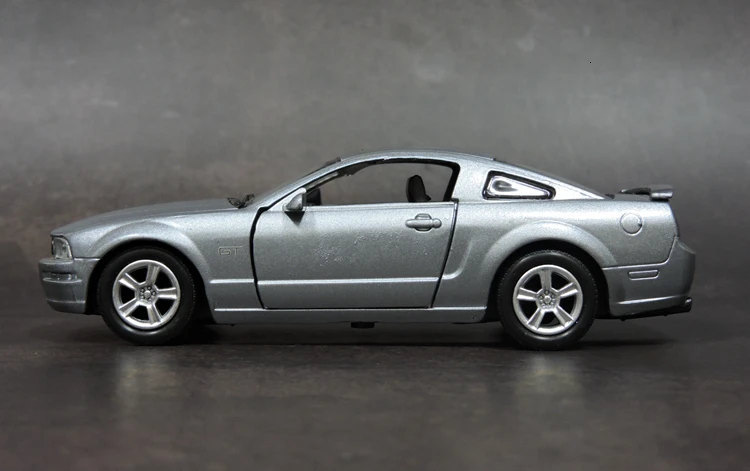 1/32 специальный литой металлический мускульный автомобиль Mustang GT 2005 домашний дисплей коллекция моделей игрушек для детей