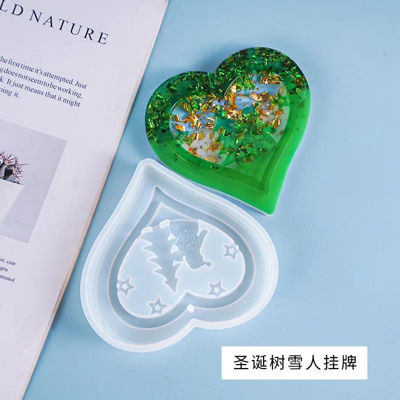

Christmas love heart shape listing Resin Crystal Epoxy Mould Listed Christmas Tree Elk Pendant Bag Decoration Resin Silicone