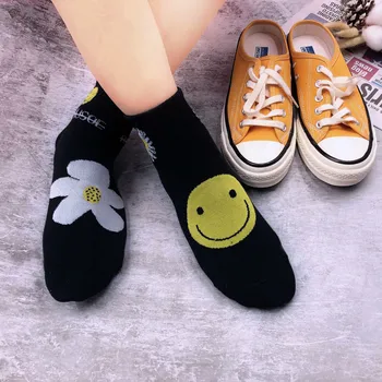 

Women men couples socks daisy smile happy black Japanese korean style sHarajuku Pattern art pring summer short cotton socks