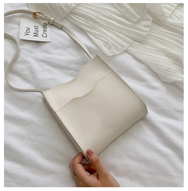 Cena Torebki damskie Mini przenośna torba kopertówka weselna torby stado czarna czerwona torebka ze sztucznej skóry panie Messenger torby