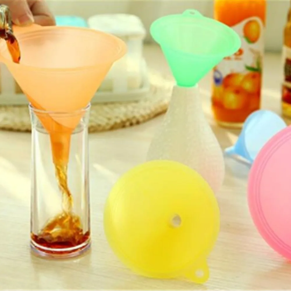 5 Pcs/Set Plastic Funnel Pots Pans Bowls Jars Kitchen Gadget Tool Plastic funnel Small Medium Liquid Oil Kitchen Accessories