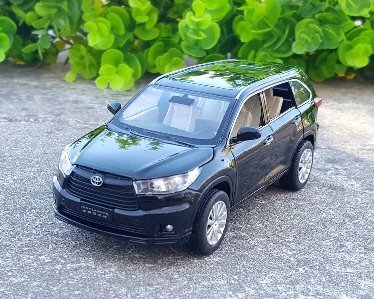 Лицензионная коллекция из сплава и металла в масштабе 1:32 фотосессия для TOYOTA