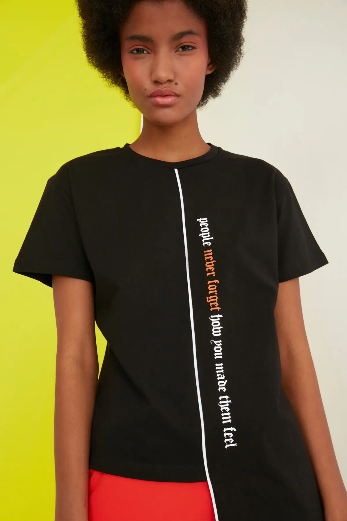 Trendyol Printed Semifitted Asymmetrical Knitted T-Shirt TWOSS21TS0363 Trendyol Printed Semifitted Asymmetrical Knitted T-Shirt TWOSS21TS0363