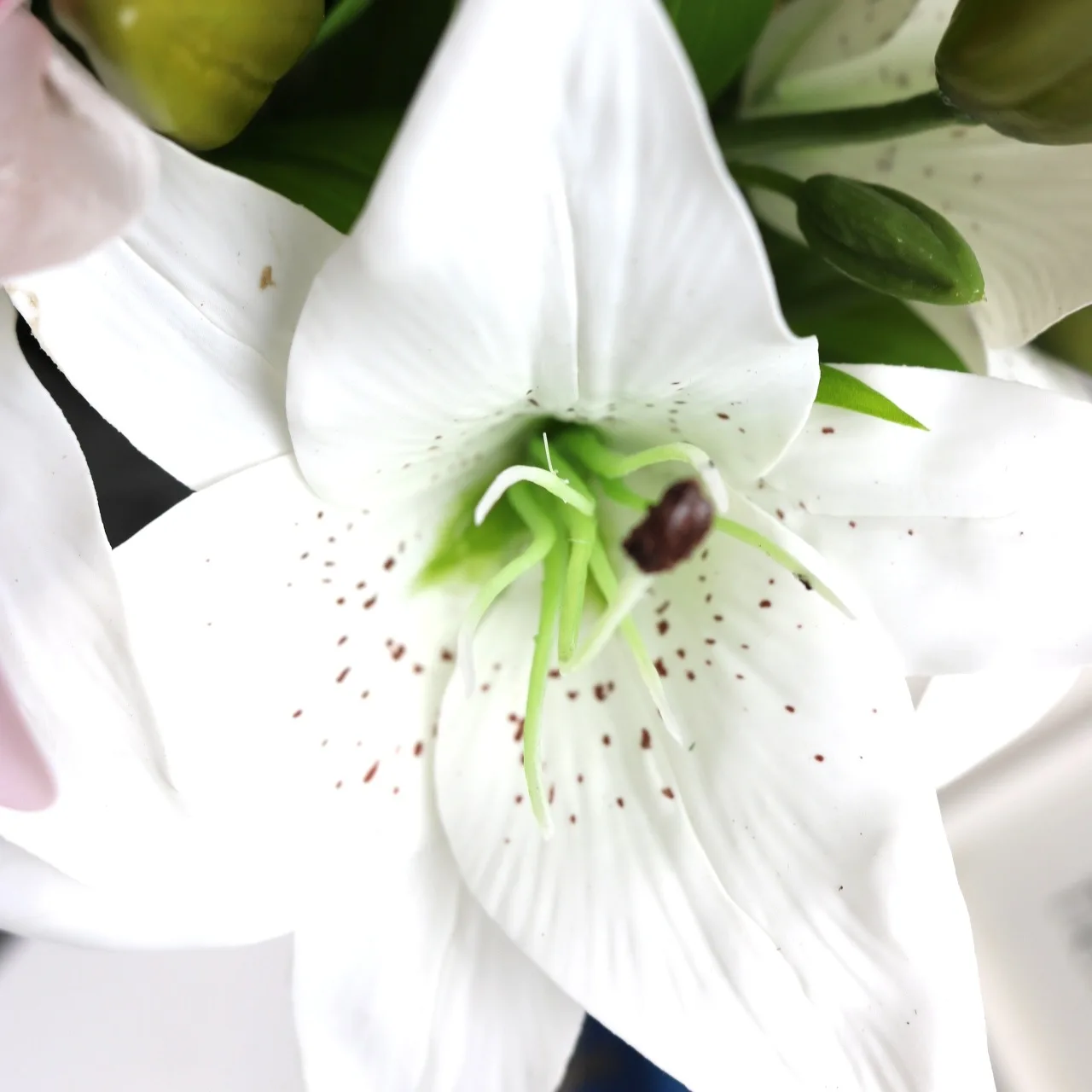 Искусственная лилия Флорес, 3 головки, настоящее прикосновение, сделай сам, свадебные, искусственные цветы, букет, растения, Белая лилия, домашние, вечерние, декор для демонстрации