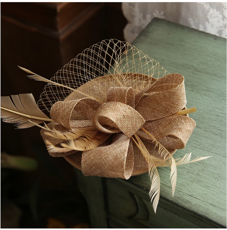 Новинка года; шелковая шляпа для обеда с бантом; Свадебный костюм шапочка; заколка для волос; шляпа с перьями и цветком