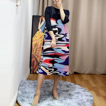 

Miyake pleated printed dress 2020 spring and summer new loose large size thin seven-point sleeves long vestidos Elegant robe